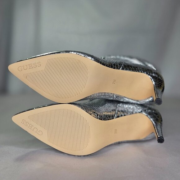 NWT GUESS Women's Benisa Pointy Toe Western Heeled Scrunch Booties Boots - Picture 4 of 6